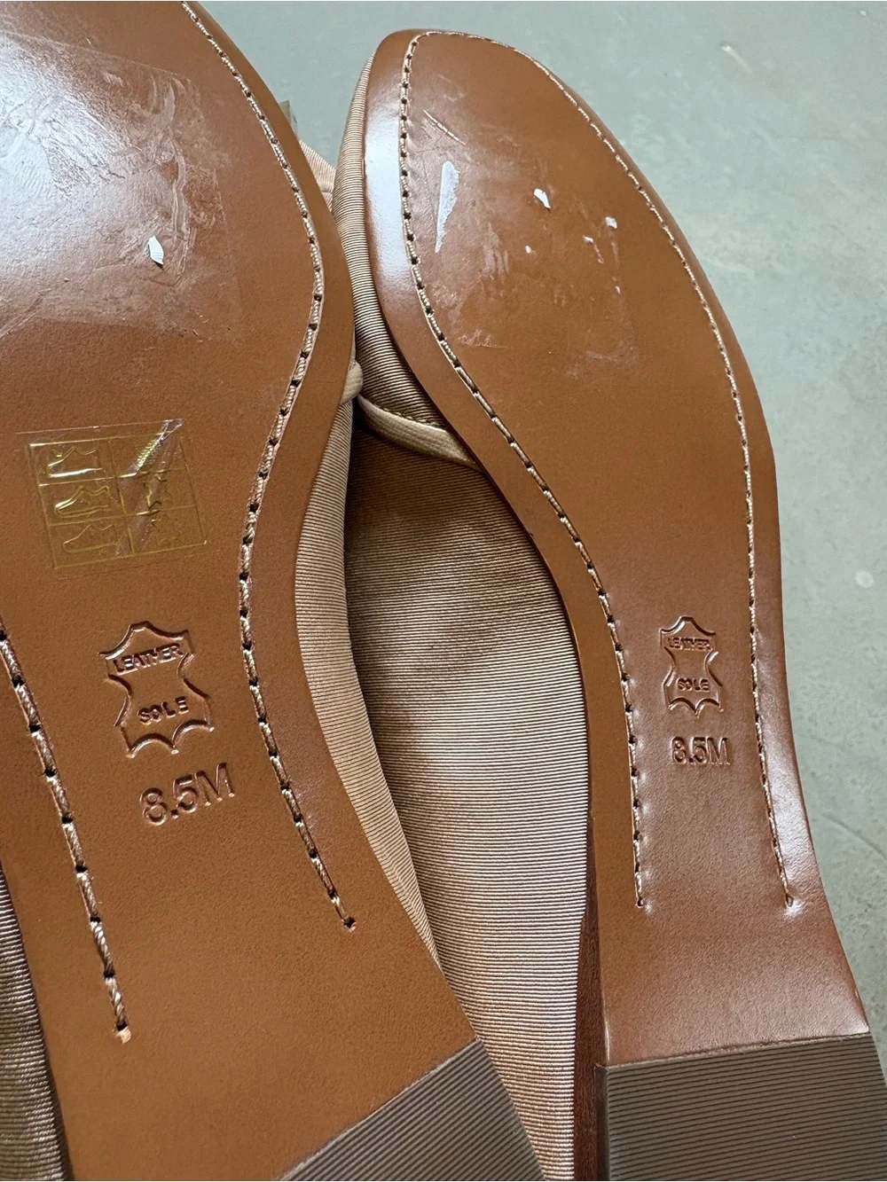 Tory Burch Bow Detail Flats in Neutral Beige Tan size 8.5